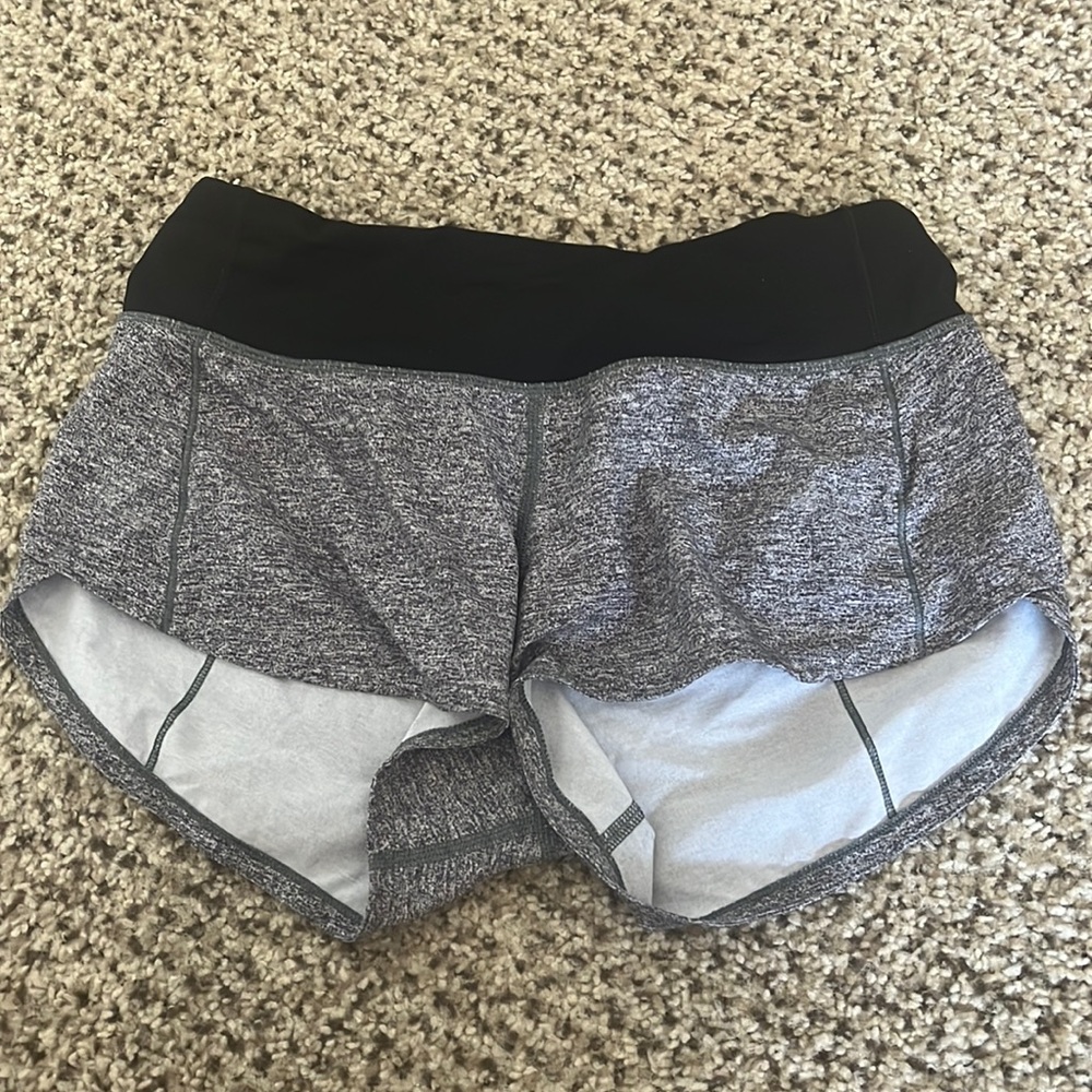 Lululemon Speed Up Low-Rise Short 2.5 |size 2|